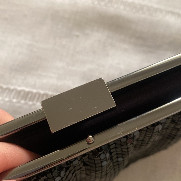 Express Y2K mesh evening clutch in black. - Picture 10 of 12